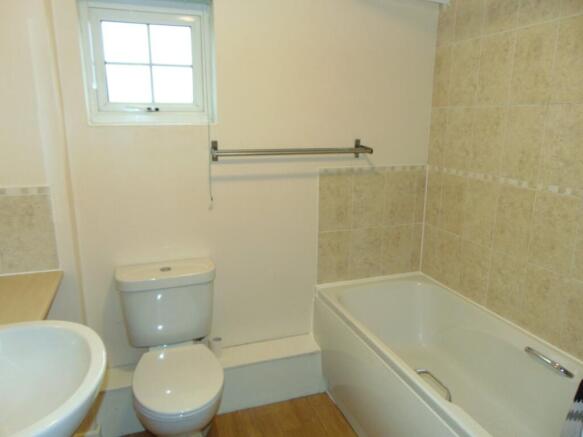 2 bed Apartment to rent Image 6