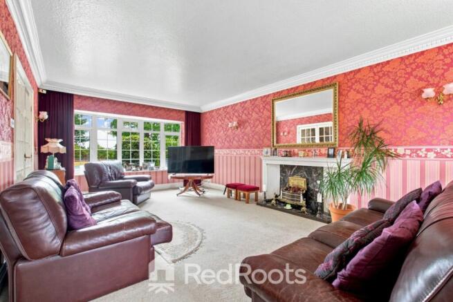 4 bed Detached for sale Image 11