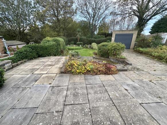2 bed Semi-Detached Bungalow for sale Image 11