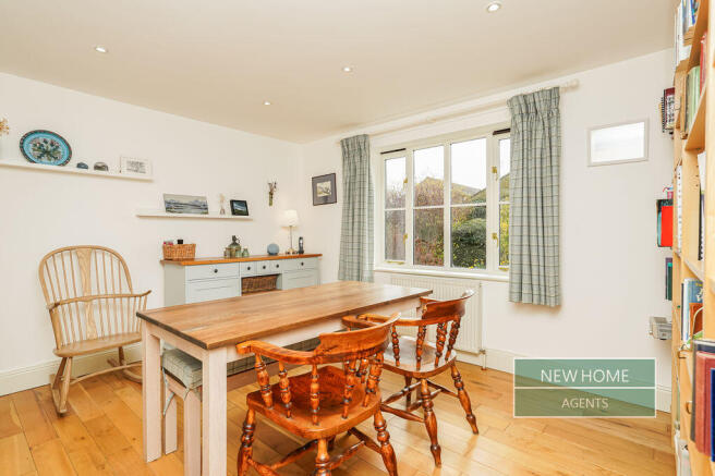 4 bed Detached for sale Image 11
