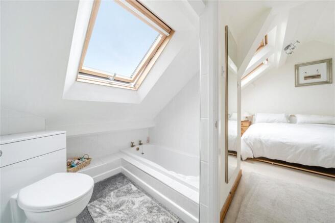 4 bed Semi-Detached for sale Image 7