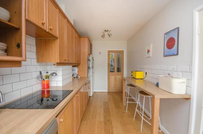 kitchen pic 2.jpg