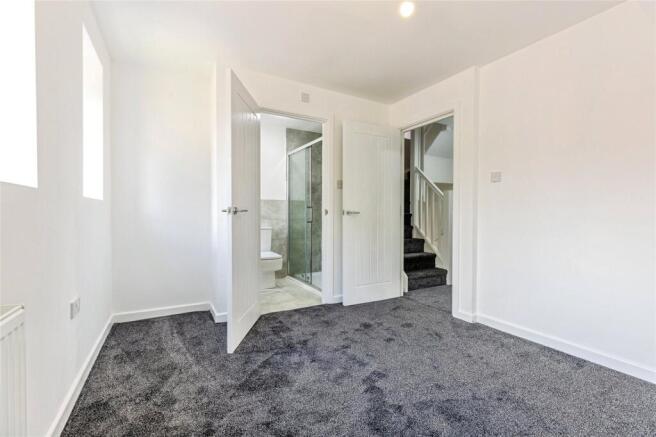 4 bed Detached for sale Image 12