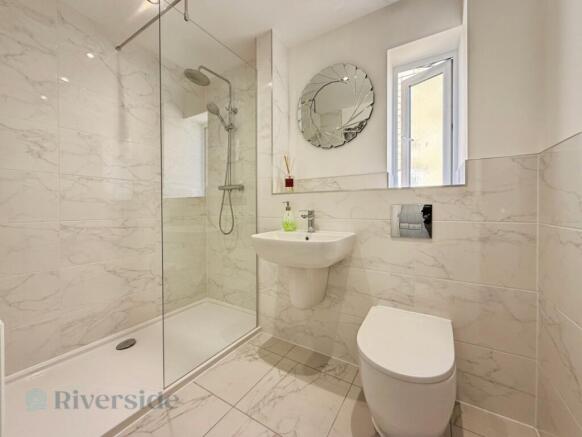 4 bed Detached for sale Image 11
