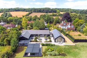 Orchard Barn, Piccotts End, Hemel Hempstead HP1 3AU