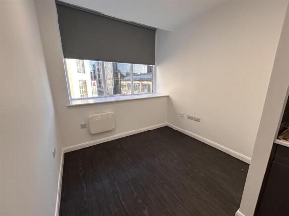 1 bed Apartment to rent Image 4
