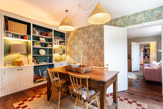 10 2 Alfred St 06...