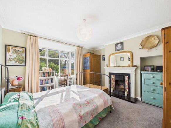3 bed Semi-Detached for sale Image 6