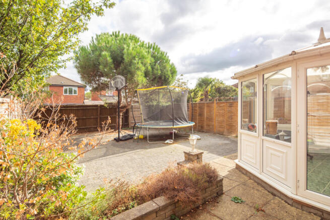 Benson Close, Bicester, Oxfordshire photo 3