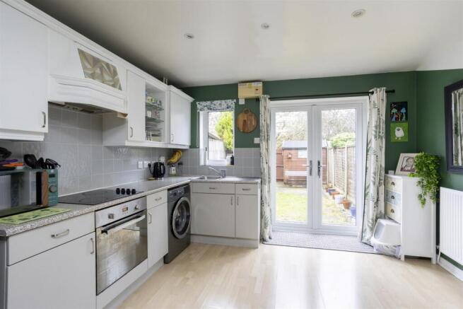 2 bed House for sale Image 5