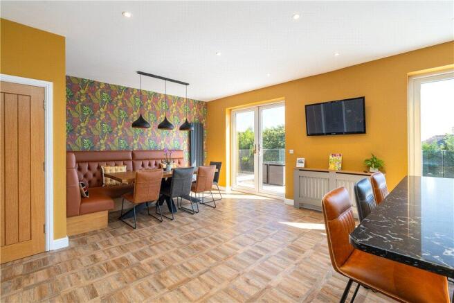 4 bed Detached for sale Image 10