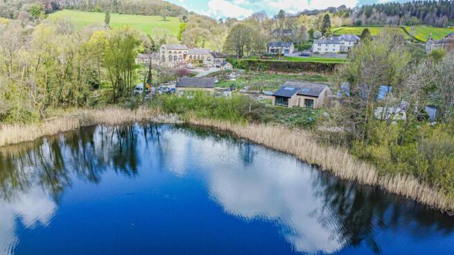 Holly Lane, Hopton, Derbyshire photo 4