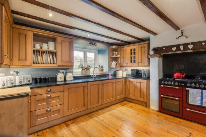 5 bed Character Property for sale Image 4