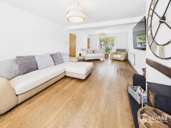 Living Room 4.jpg