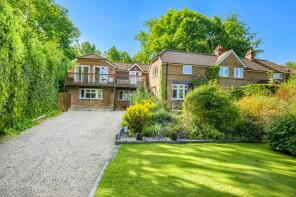 3, Bridle Path Cottages, Bridle Path, Ewshot, Farnham GU10 5BW