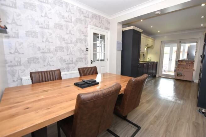 Dining Area.JPG