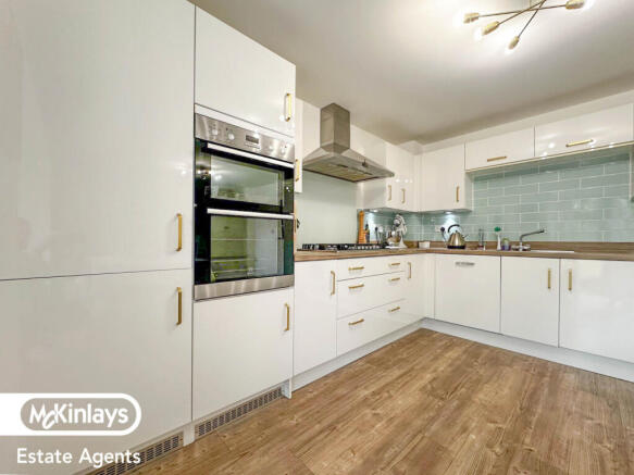 4 bedrooms town house, south facing garden, Garage and Parking.Creech St. Michael photo 4