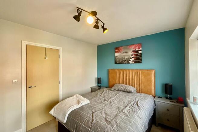 2 bed Flat for sale Image 11