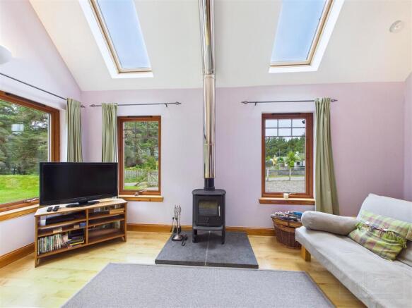 Sitting Room / Dining Area