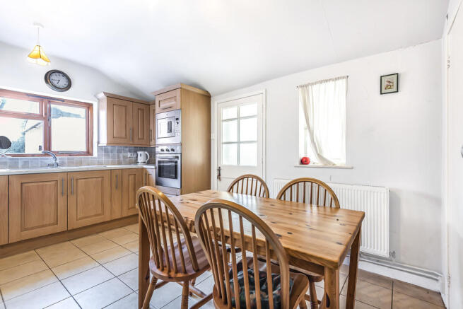 Kitchen/Breakfast...