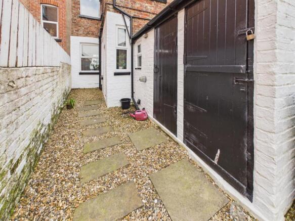4 bed Terraced for sale Image 11