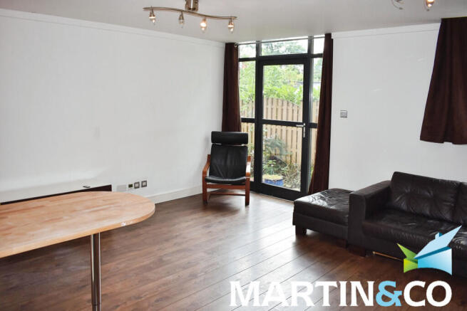 1 bed Ground Flat to rent Image 7