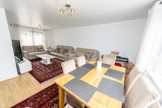 3 bed Semi-Detached for sale Image 10