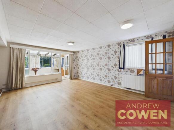 3 bed House for sale Image 11