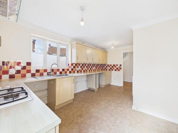 Fen Way, Bury St. Edmunds, IP33 photo 4