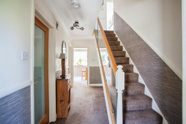 4 bed Detached for sale Image 9