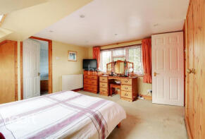 18, Trent Gardens, London N14 4PY