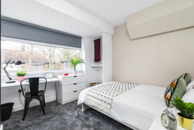 6 bed House to rent Image 12