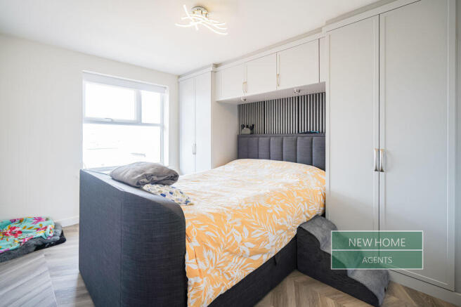 2 bed Flat for sale Image 10