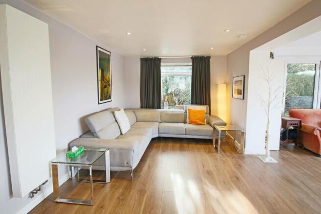Kitchen Lounge Area