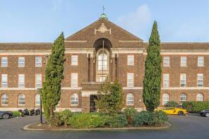 36, 151 Chartwell Court, Brook Road, London NW2 7DW