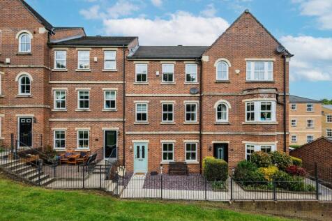 Rayner Gardens, Farsley, Pudsey, West Yorkshire, LS28
