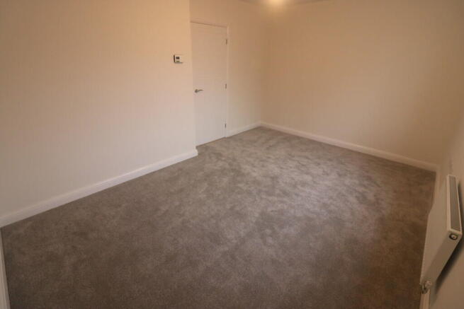 3 bed Semi-Detached to rent Image 12