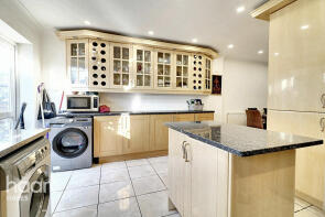 28, Bedwell Gardens, Hayes UB3 4EF