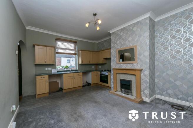 2 bed Terraced to rent Image 4