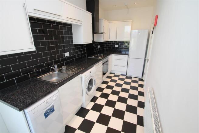 18 Grammar School Road Flat 3 (32).JPG