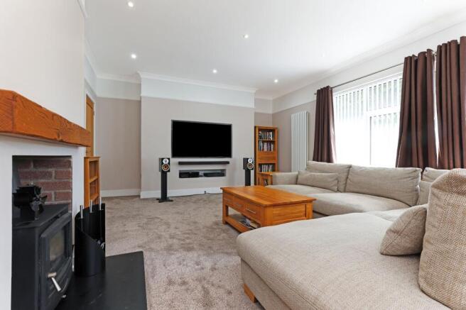 4 bed Detached Bungalow for sale Image 3