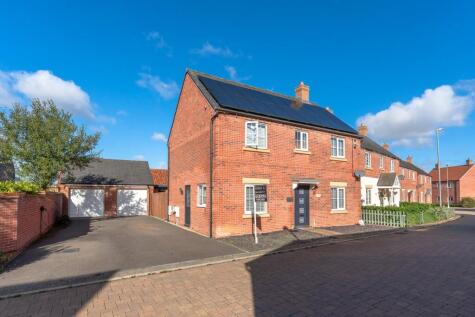 Parker Crescent, Sawtry, Huntingdon, Cambridgeshire, PE28 5WG