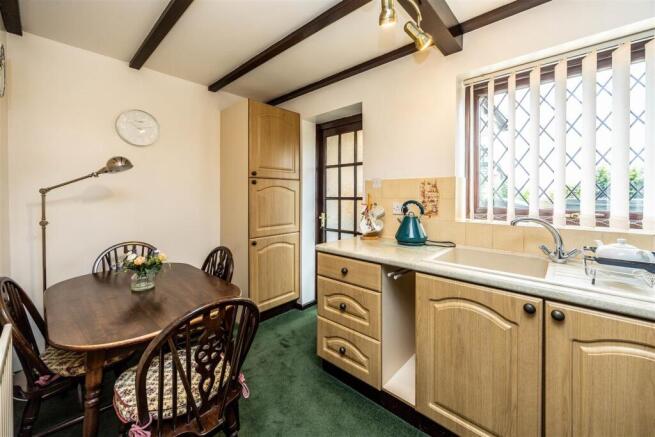 3 bed Semi-Detached for sale Image 7