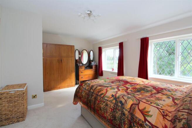 007 Tyttenhanger Green - Master Bedroom - 2.JPG