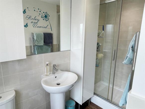 En Suite 1a.JPG