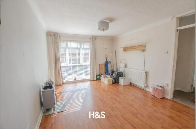 189 nethercote gardens lounge.jpg