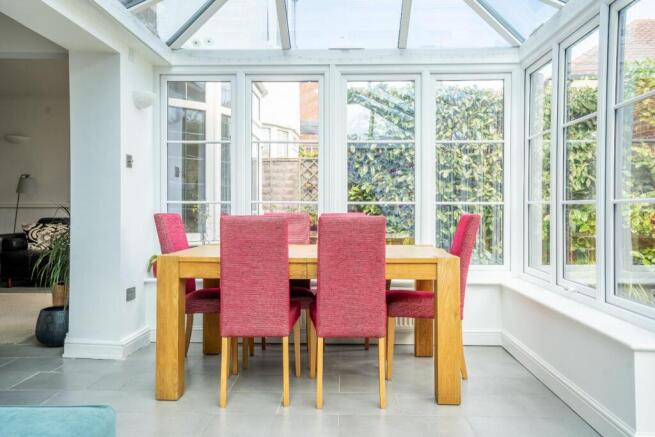 6 bed Semi-Detached for sale Image 9