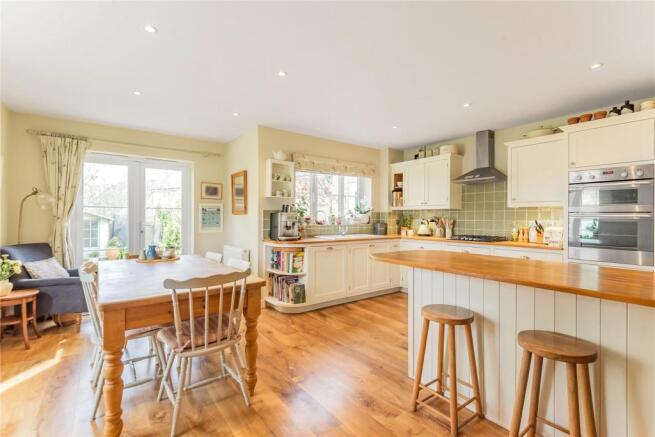 Kitchen/Dining