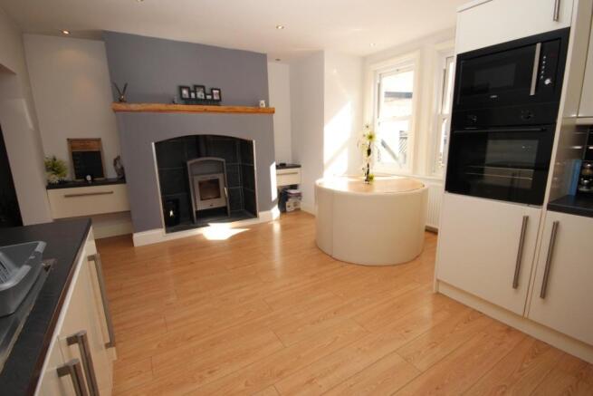 KITCHEN AREA 4 USE.JPG