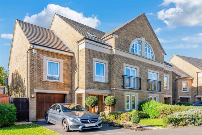 4-bed house on Glanville Way, Epsom, KT19, £900,000